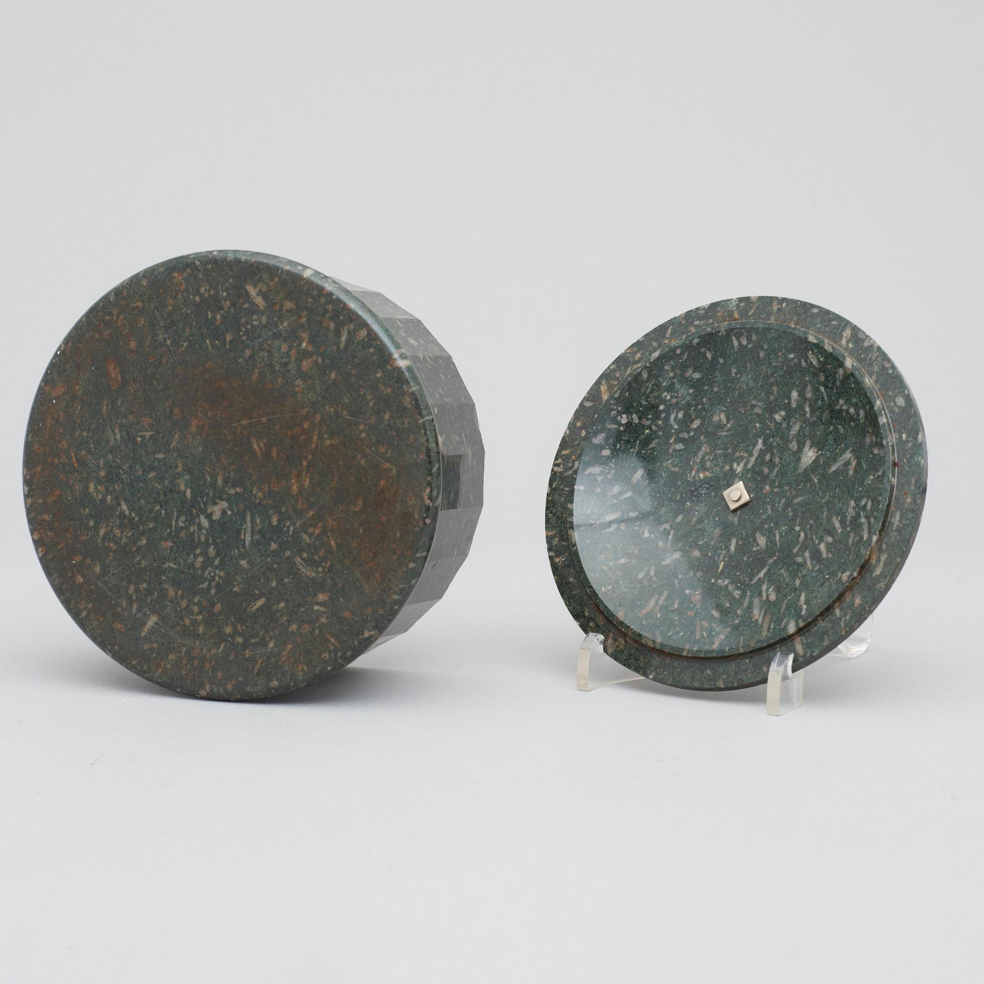 SMÖRASK MED LOCK. Älvdalen, 1800-talets början. Empire.