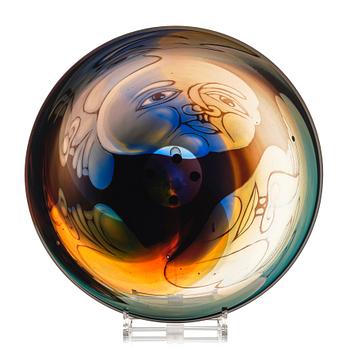 12. Eva Englund, a graal glass bowl, Orrefors, Sweden 1987.