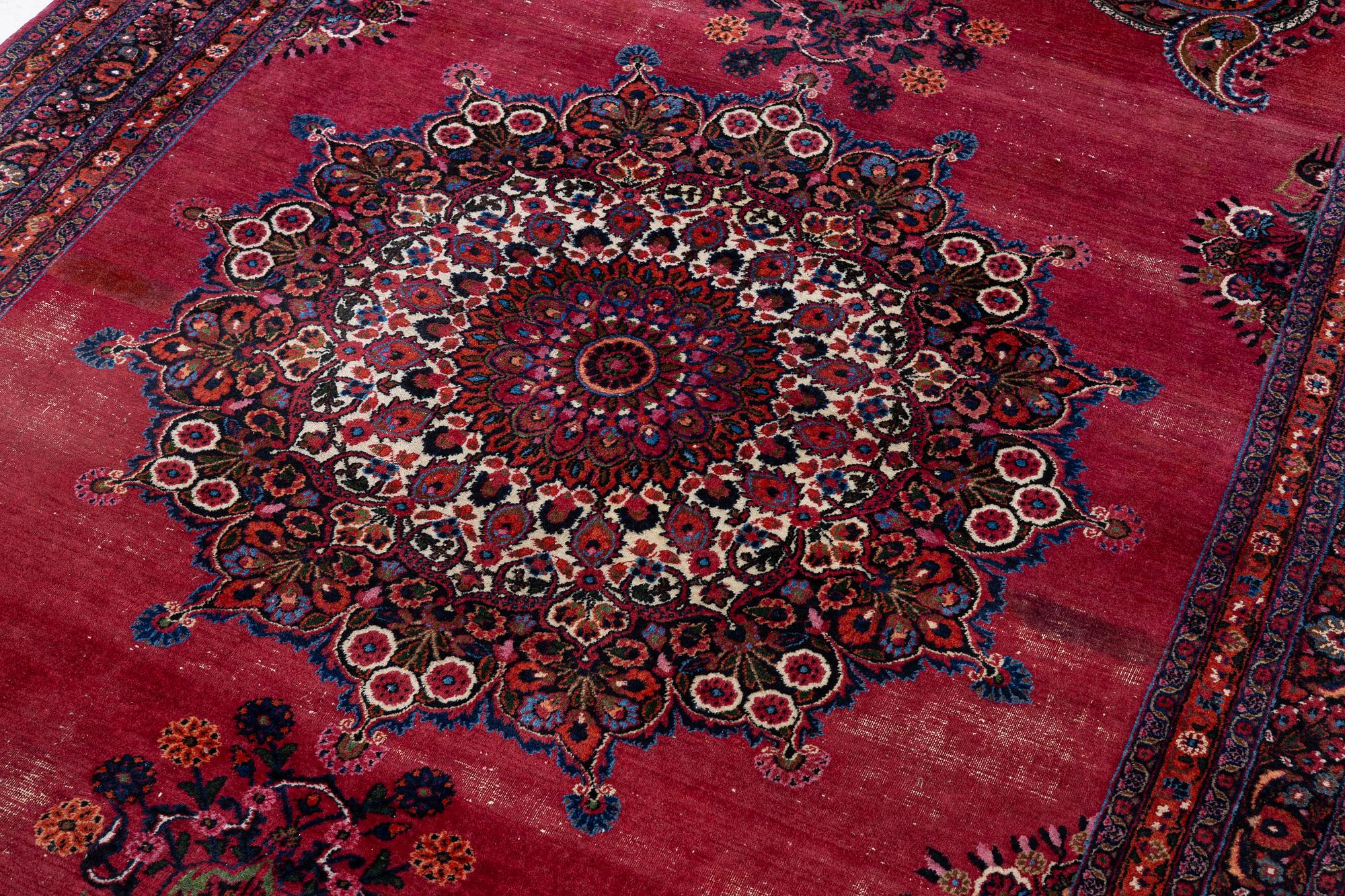 Matta,  ca 315 x 210 cm.