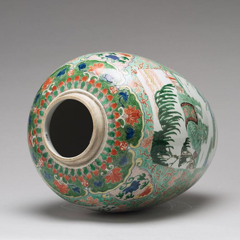 URNA, porslin. Qingdynastin, Kangxi (1662-1722).