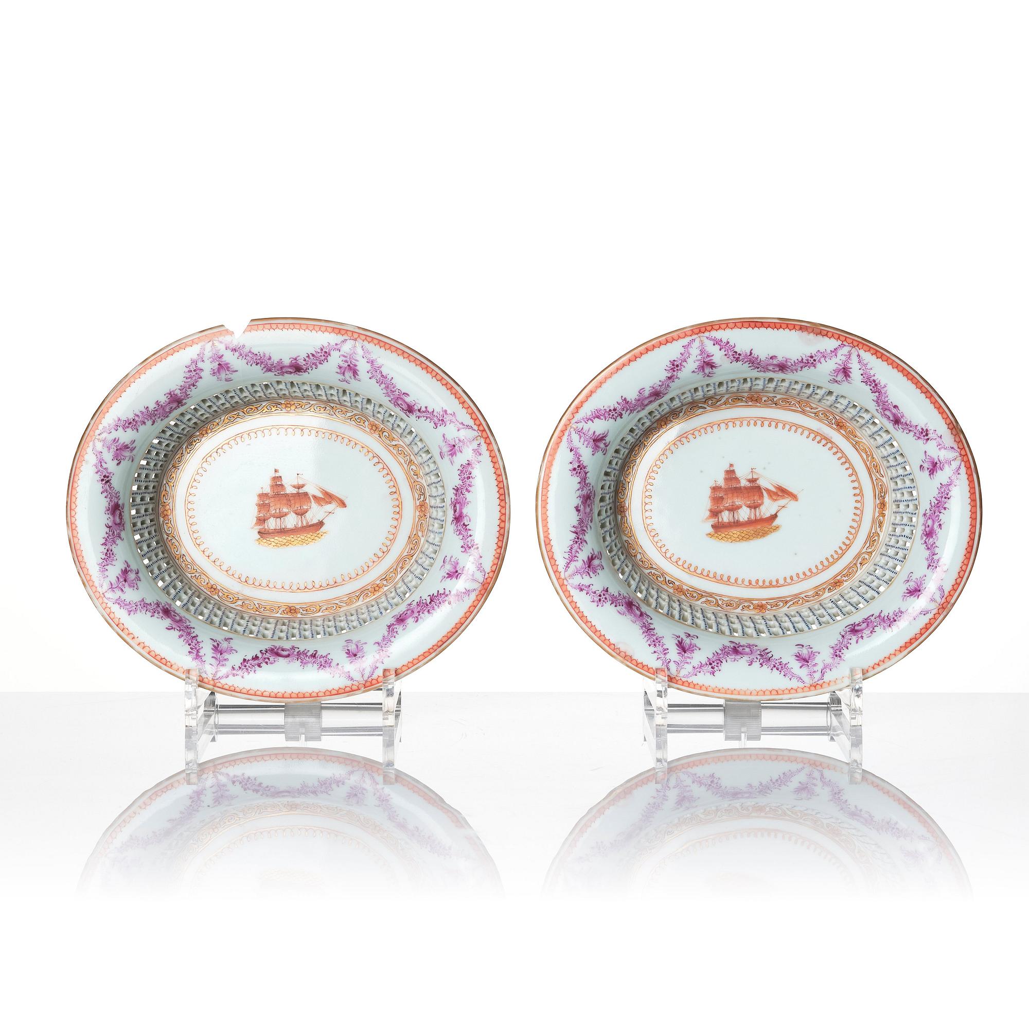 A pair of famille rose Chinese Export 'Shipping subject' chestnut baskets with stands, Qing dynasty, Jiaqing (1796-1820).