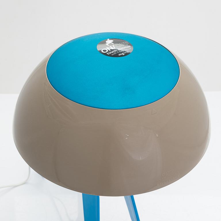 Mr P, a 21st century 'Dog Lamp' for Propaganda.