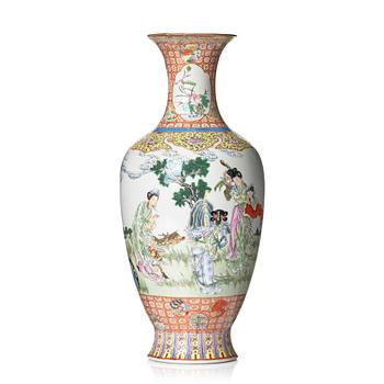 A Chinese Republic famille rose Vase, 20th century.