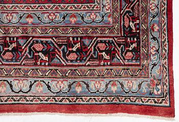 Carpet, Sarouk Mir, approx. 361 x 269 cm.