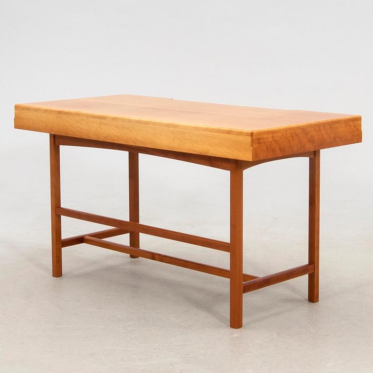 Josef Frank, desk, "Schatullskrivbordet", model 1022, AB Eriksson & Sons for Firma Svenskt Tenn, post 1985.