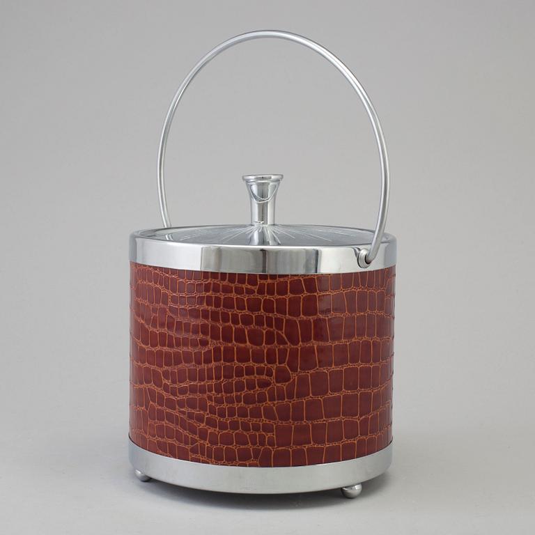An ice bucket, second half of the 20th Century.