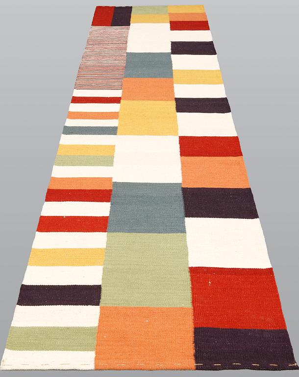A Kelim runner carpet, modern design, 335 x 80 cm.
