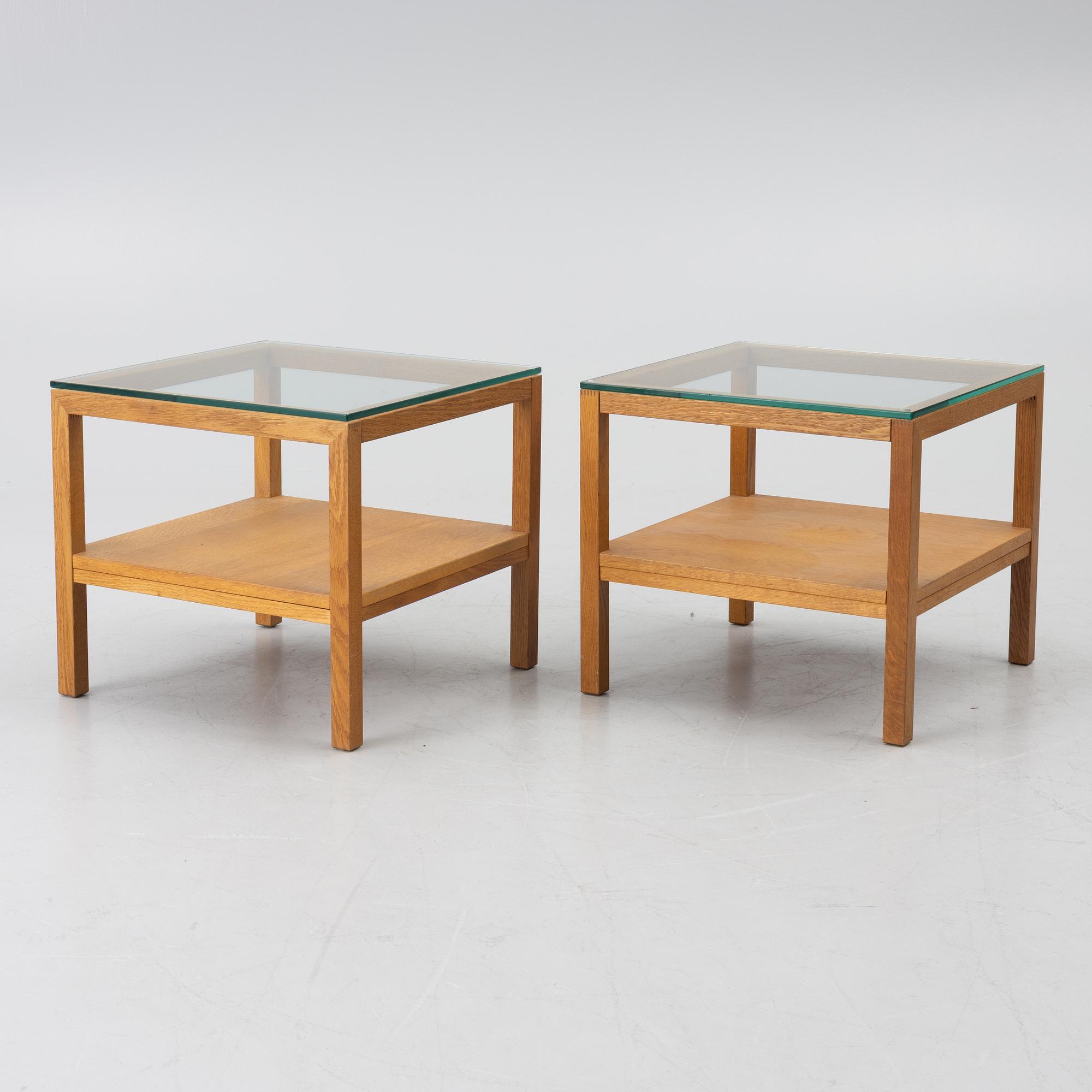 A pair of side tables, Fogia.