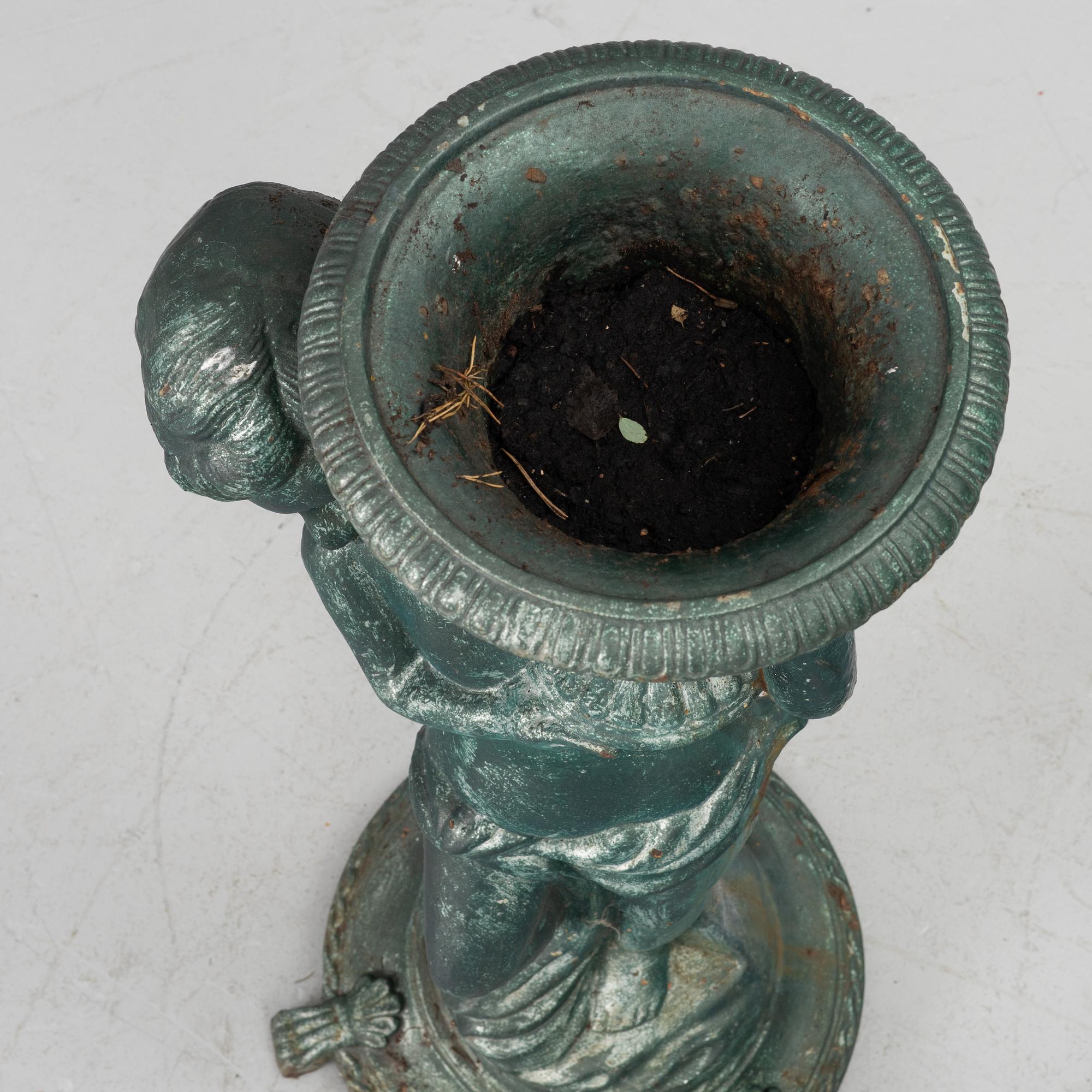 A pair of garden sculptures, late 20th century.