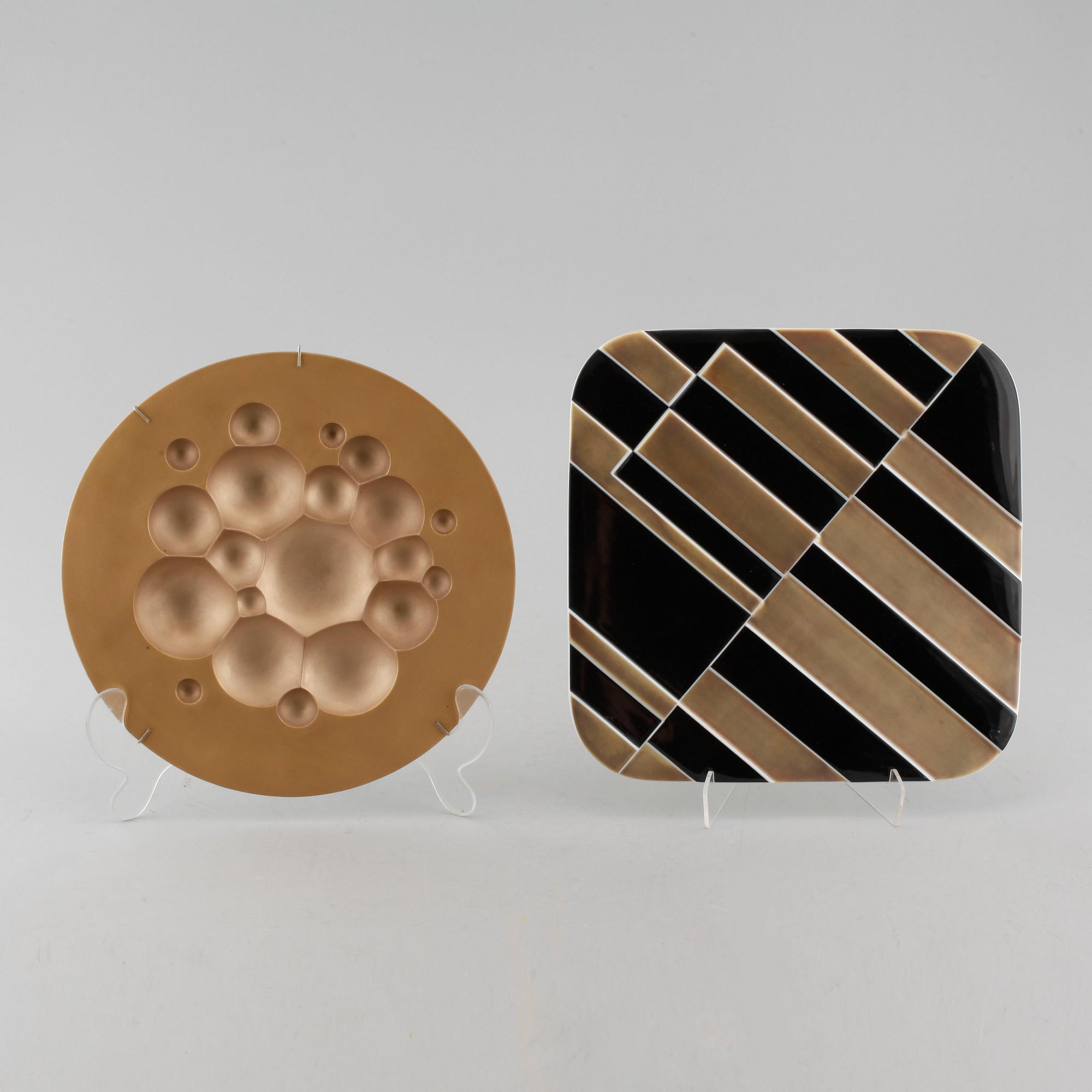 Two porcelian dishes by Fruhtrunk and Tapio Wirkkala for Rosenthal, signed and numbered.