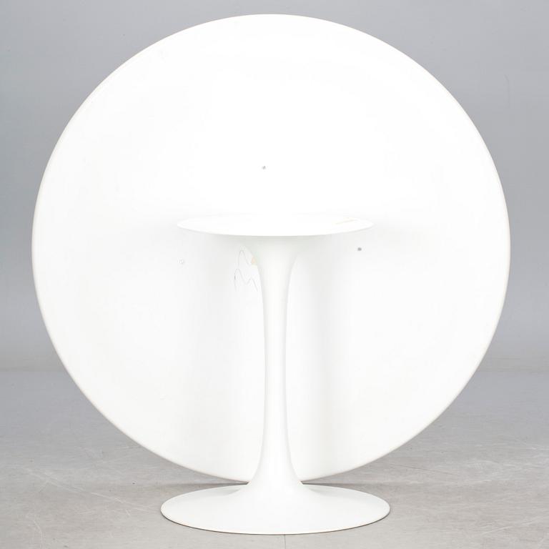 BORD, "Tulip" Eero Saarinen, Knoll International, 1900-talets andra hälft.