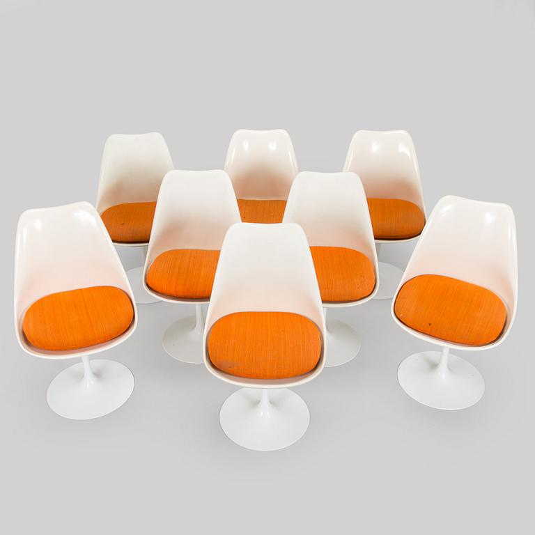 Eero Saarinen, A 'Tulip' furniture set, table with eight chairs, Knoll International, 1970s.