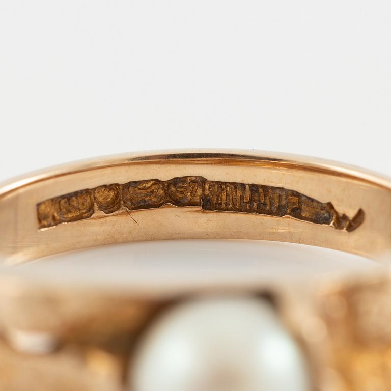 Björn Weckström, ring, 14K gold with cultured pearl, Finland 1971.