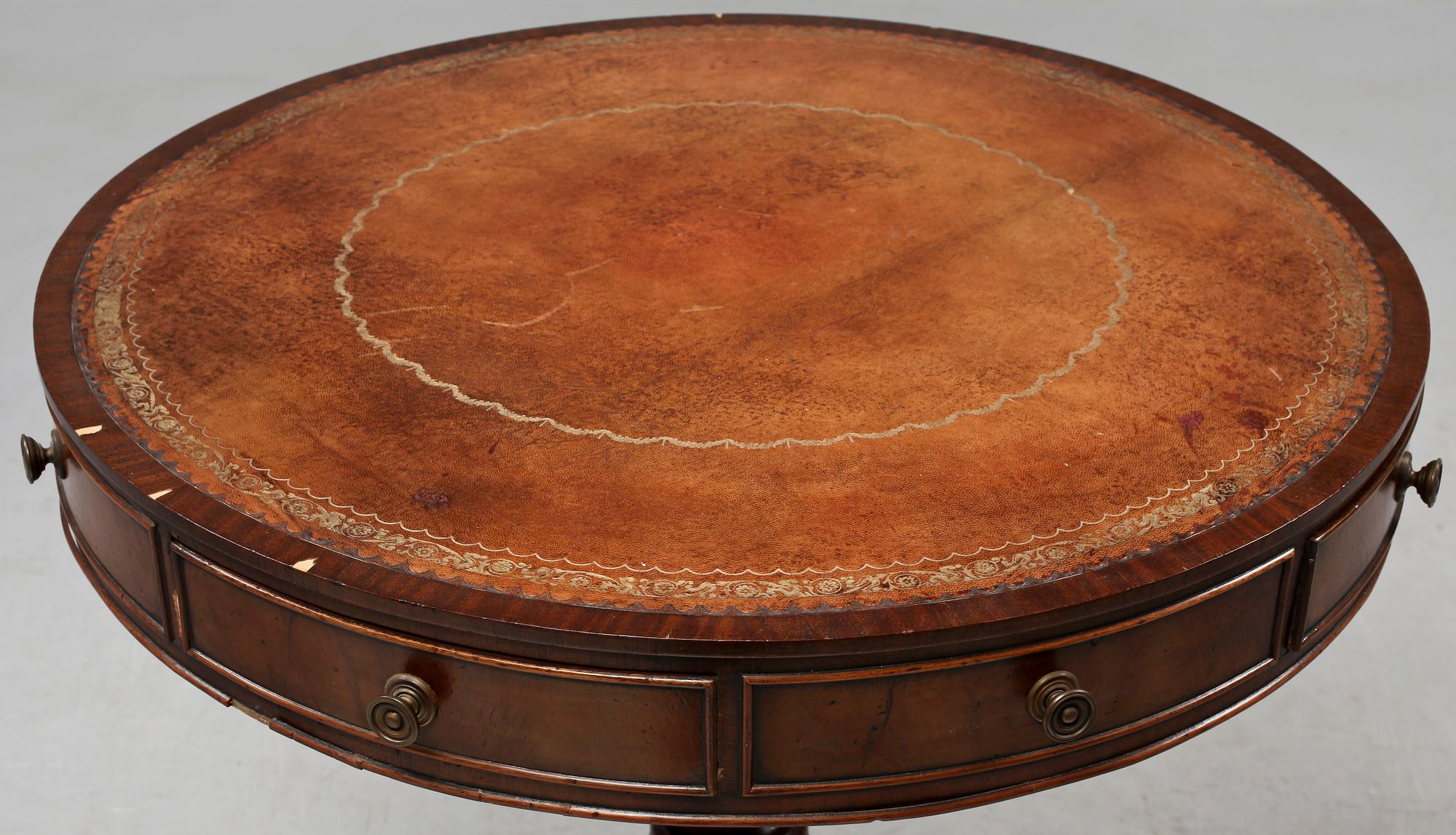 BORD, s k Drumtable, England, 1900-tal.
