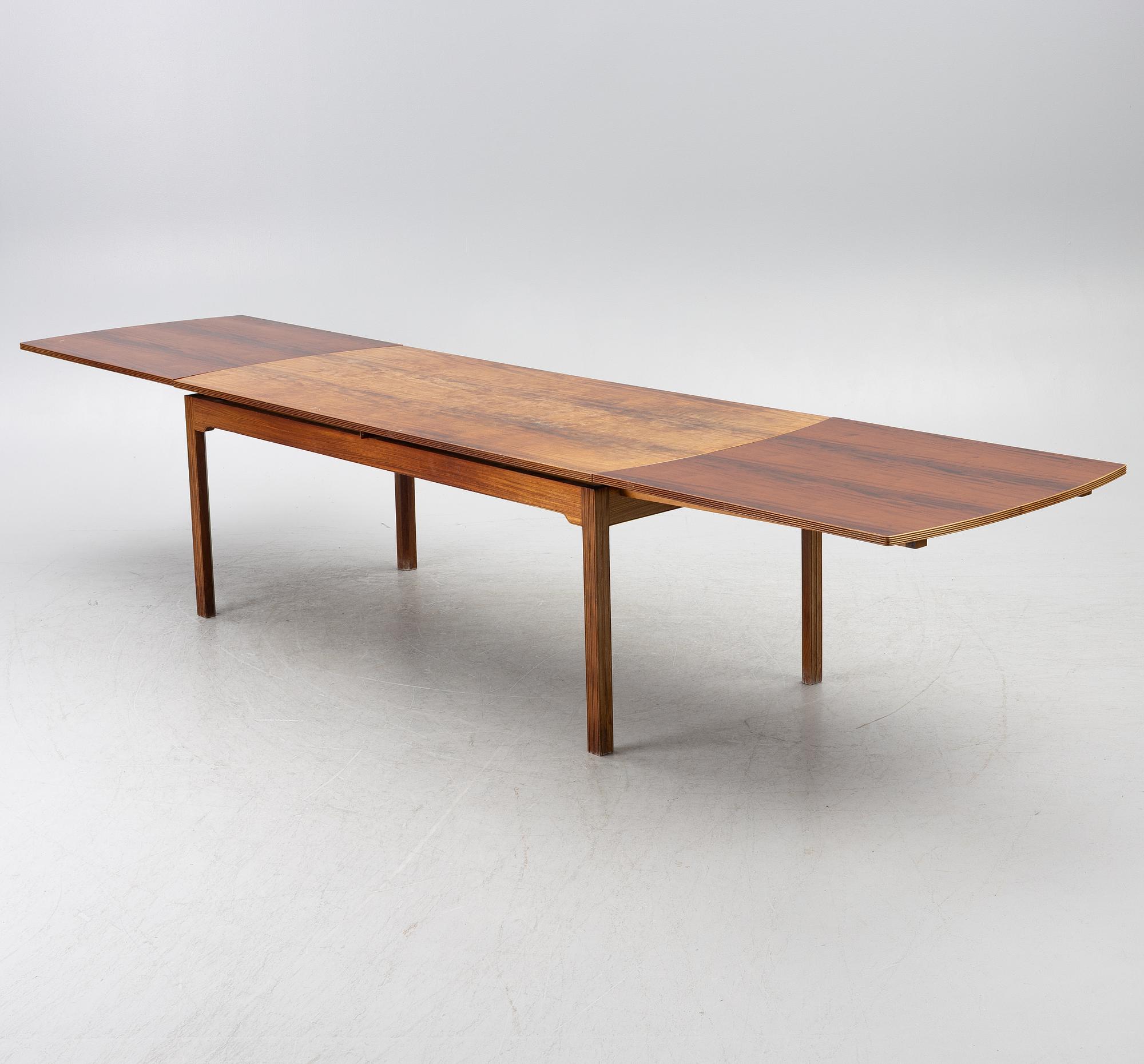 A Skandivanian dining table, 1950's/60's.