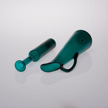 PULLO ja KAADIN, lasia, pullo signeerattu Nanny Still Riihimäen Lasi Oy.