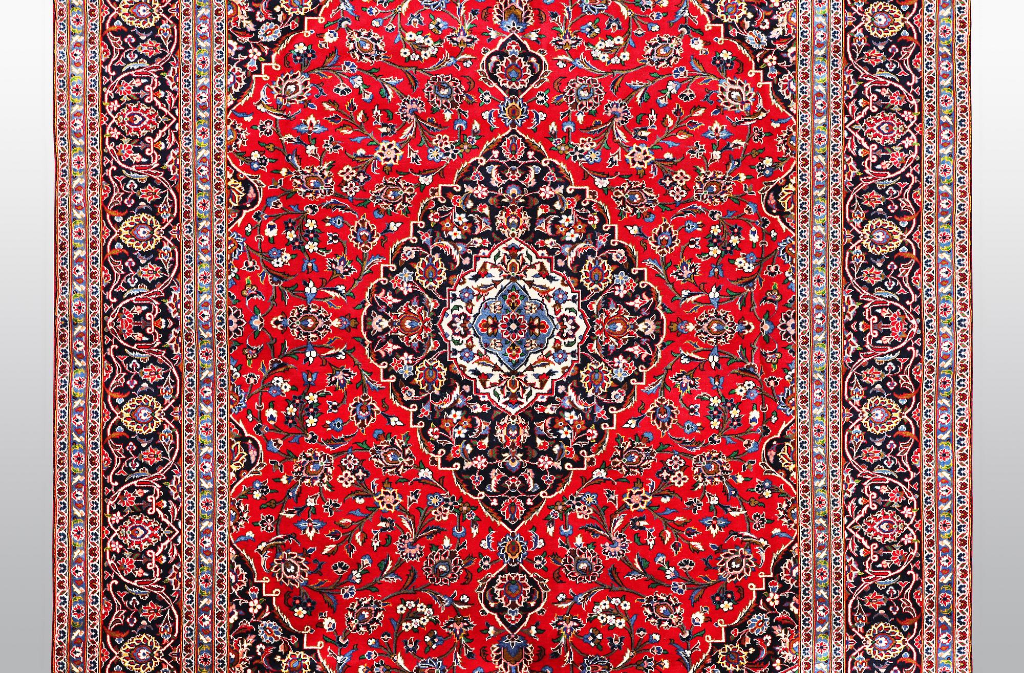 Matta, Keshan, ca 390 x 292 cm.