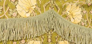 GARDINER, 5+2 längder "Pimpernel" design William Morris, tillverkade av A Sanderson, 1900-talets andra hälft.