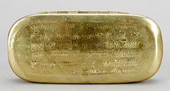 BÄGARE & SNUSDOSA, mässing, 1700-tal.