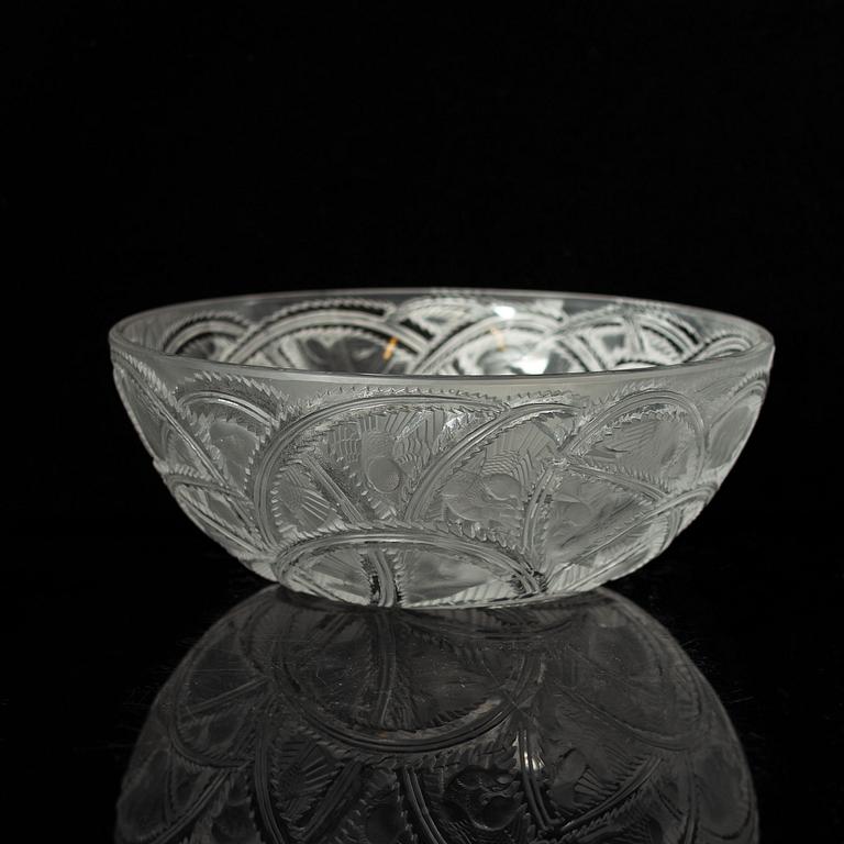 A glass bowl "Pinsons Finches", marked Lalique, France, 1940s.
