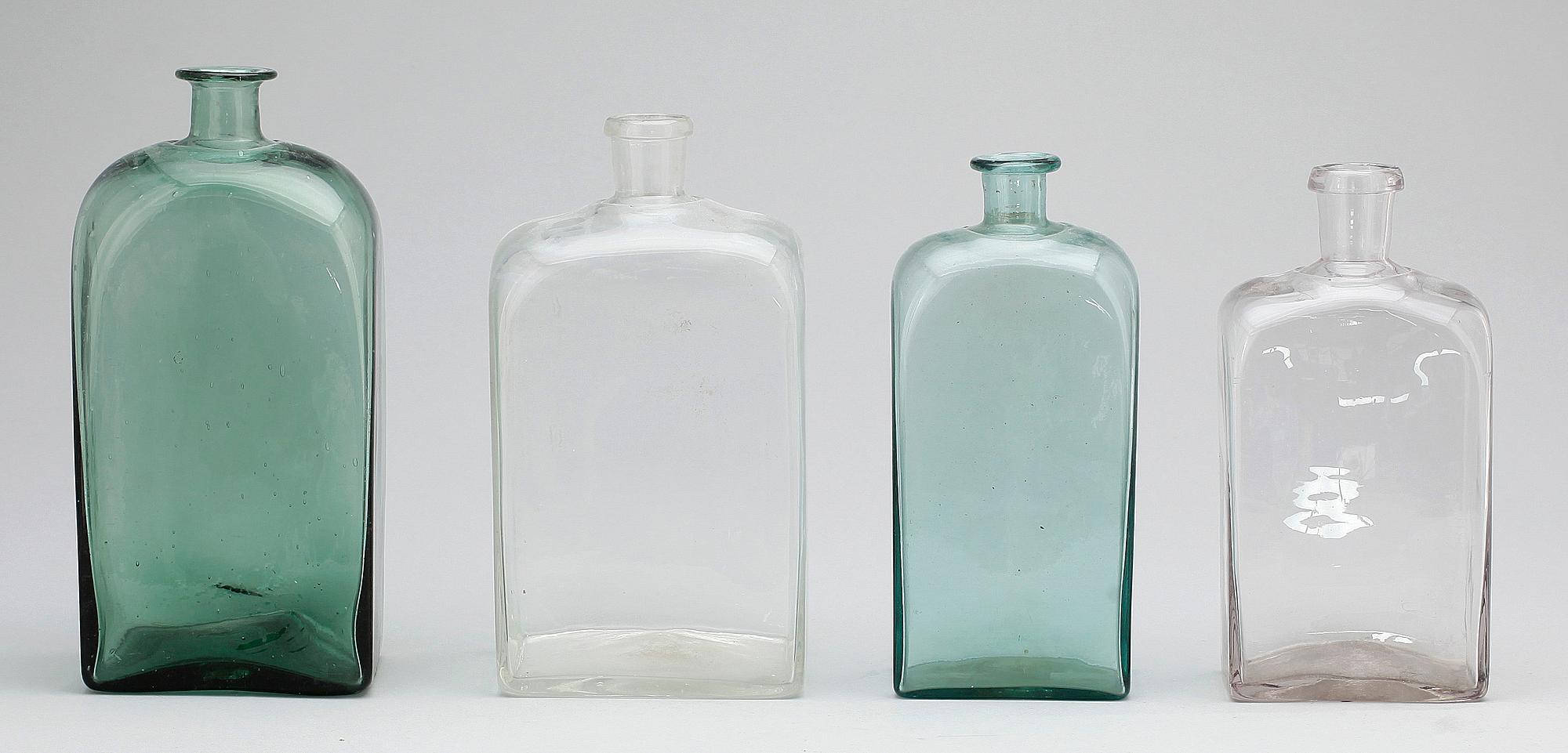 FLASKOR, 4 st, glas, 1800-tal.