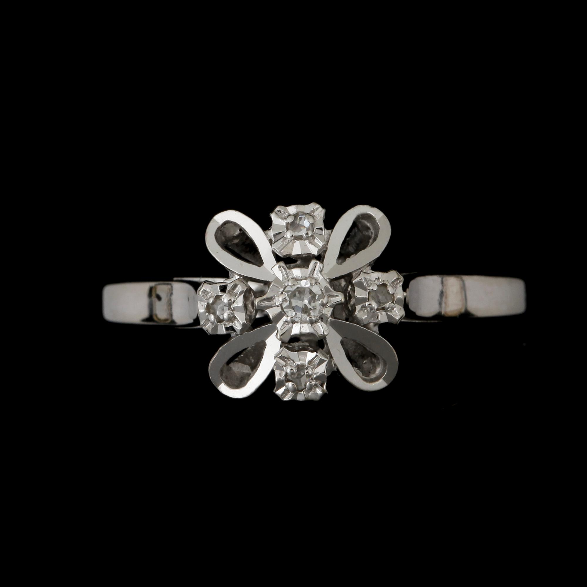 RING, 18k vitguld samt briljantslipade diamanter tot 0.25ct enligt gravyr. Vikt ca 3 gram.