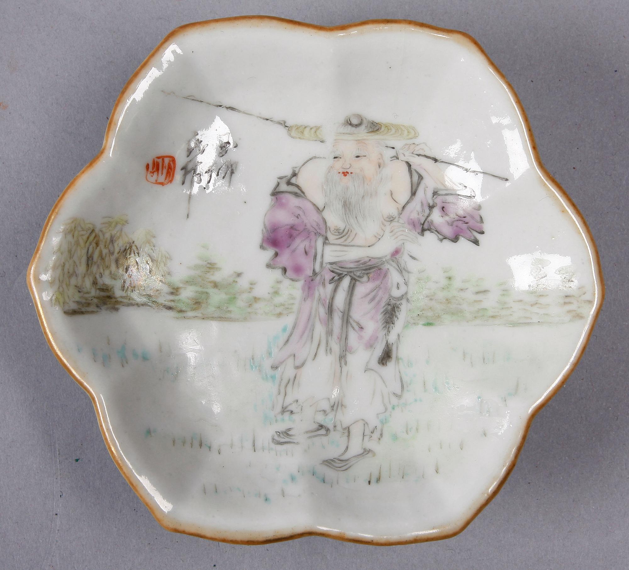DOSOR, 2 st samt SKÅLAR, 5 st, porslin, Kina, 1800-1900-tal.