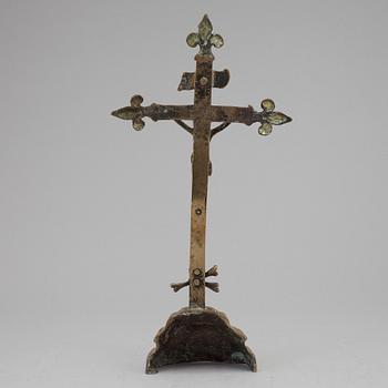 A BRONZE CRUCIFIX, 18th/19th century.