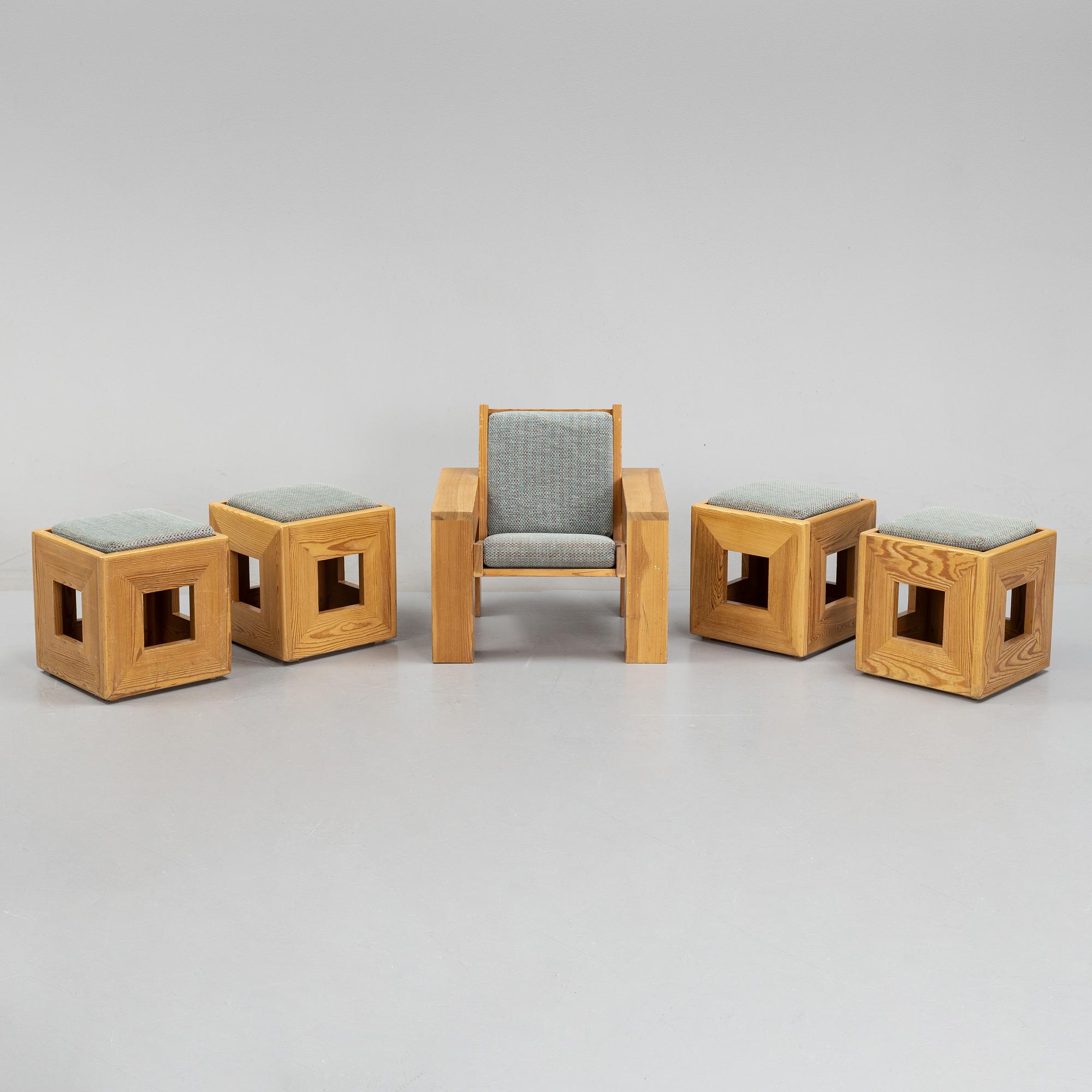 Barnmöbler, fåtölj och pallar, 4 st, 1970-tal.