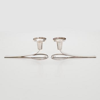Elon Arenhill, Ljusstakar, ett par, sterlingsilver, Malmö 1997.