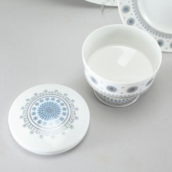 28 pieces of porcelain tableware by Tapio Wirkkala, model "Composition/Jääkukka" for Rosenthal, 20th century.