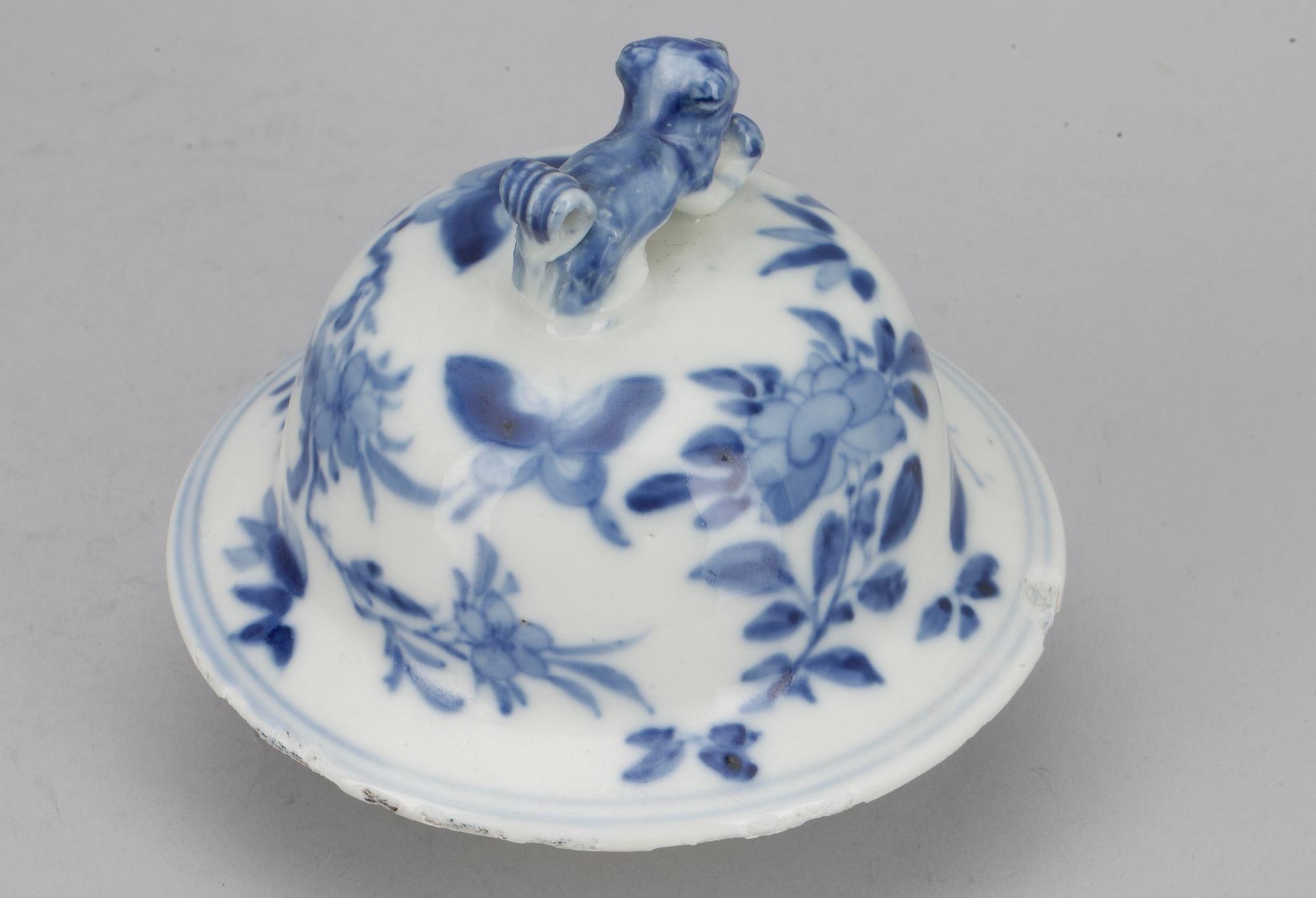 LOCKURNA, porslin, Kina. Kangxi-stil, 1900-tal.