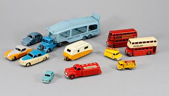 PARTI LEKSAKER, bl a metall, mestadels Dinky Toys, 1900-talets andra hälft.
