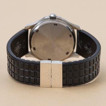 Patek Philippe, Aquanaut, "First generation", "Solid case back", "Nautilus-signed clasp", ca 1997.