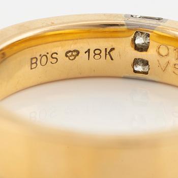 Ring 18K guld med prinsesslipade diamanter.