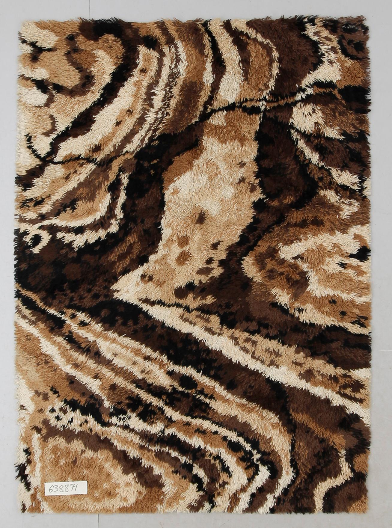 MATTA, rya. Ca 195 x 140 cm.