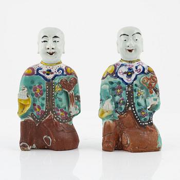 Two Chinese porcelain figurines, Qing dynasty, 19th Century.