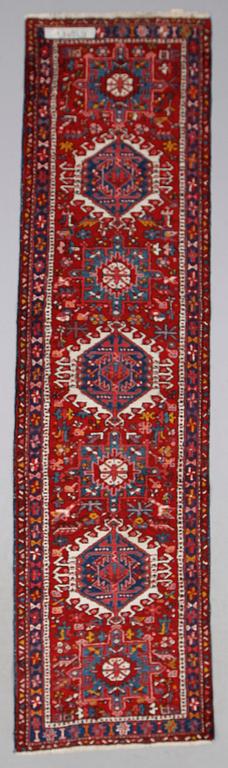 MATTA, galleri, Persisk. Ca 350 x 90 cm.