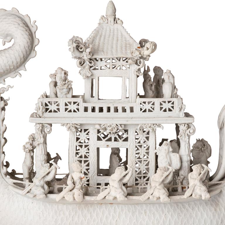 Skulptur, biskviporslin. Qingdynastin, 1800-tal.