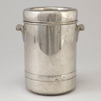 A mid 20th century plate champagne cooler.