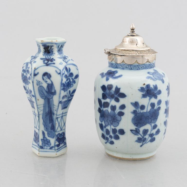 A group of six Chinese blue and white porcelain miniatures and a caddy with cover, Qing dynasty, partly Kangxi.
