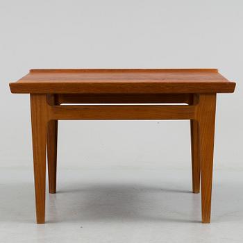 A second half of the 20th century table by France & Søn.