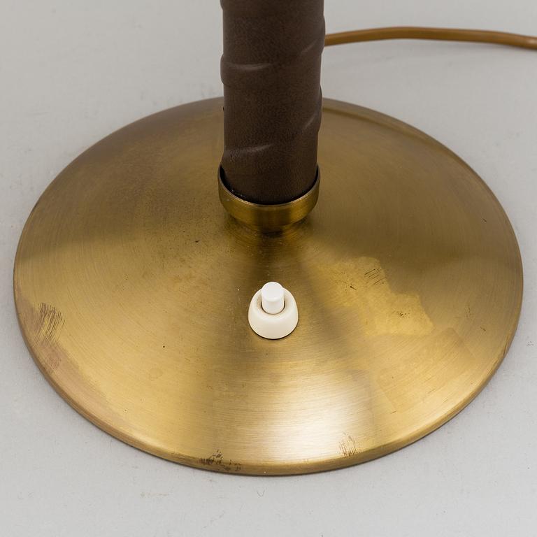 EINAR BÄCKSTRÖM, a brass modell 5013 table lamp.