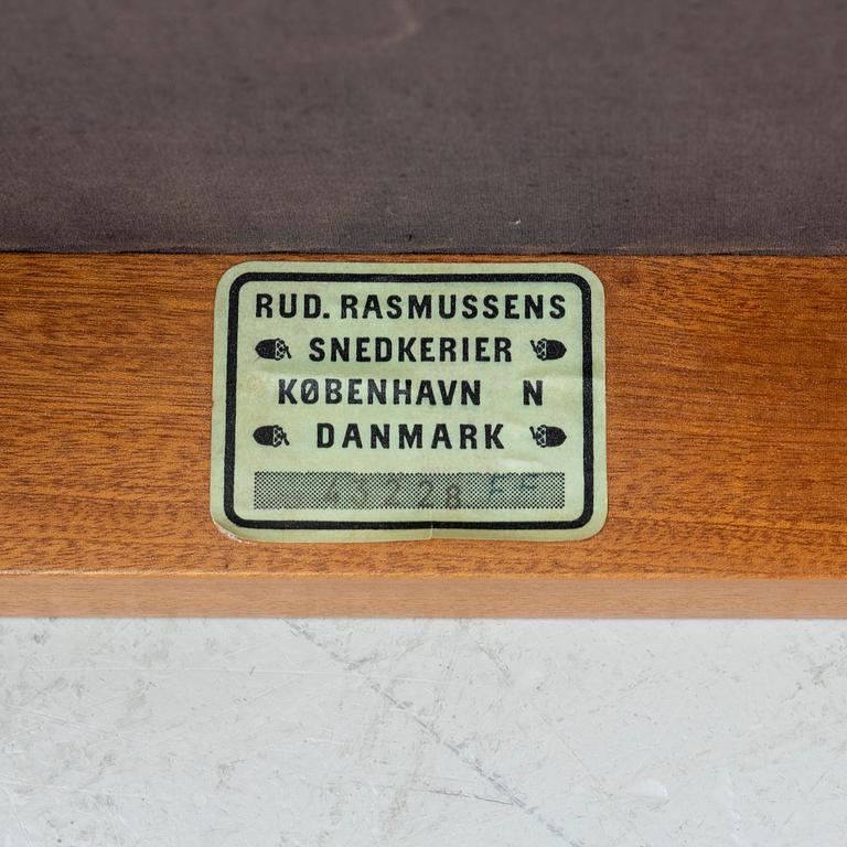 Kaare Klint, fåtöljer, ett par, "Faaborgstolen", Rud Rasmussen, Danmark, 1900-talets andra hälft.