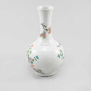 VAS, porslin, Kina, 1900-tal.
