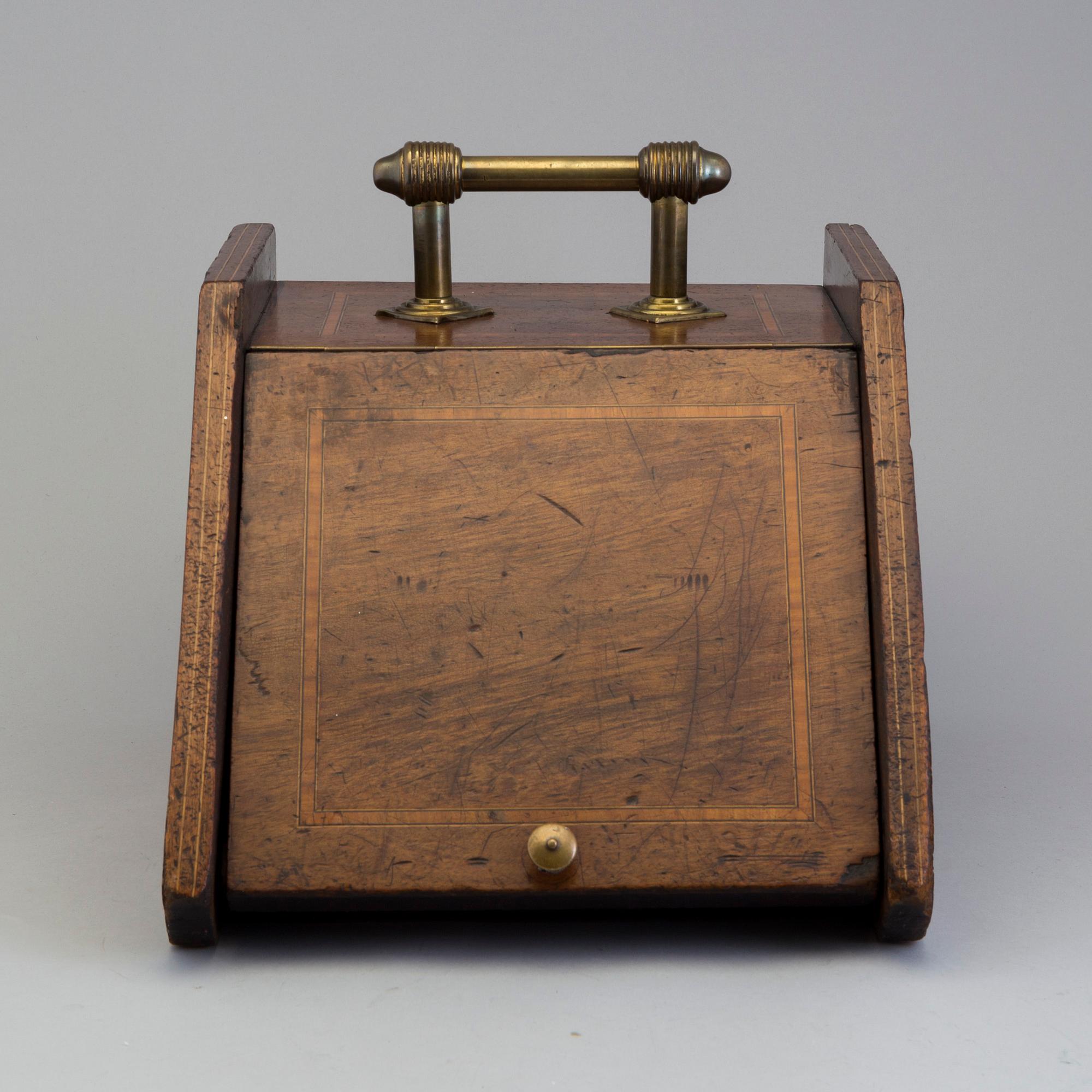 KOLBOX / VEDBOX, England, 1800-tal.