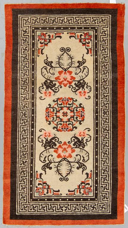 A CARPET, Antique china, ca 174 x 93 cm.