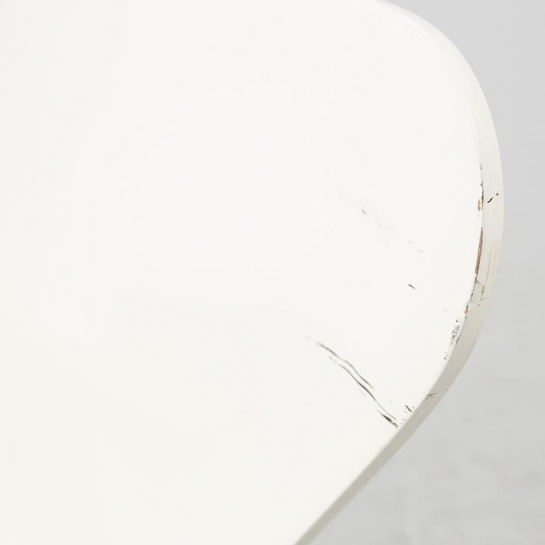 Arne Jacobsen,  a set of 4 chairs "Sjuan", Fritz Hansen, Denmark, 2000.