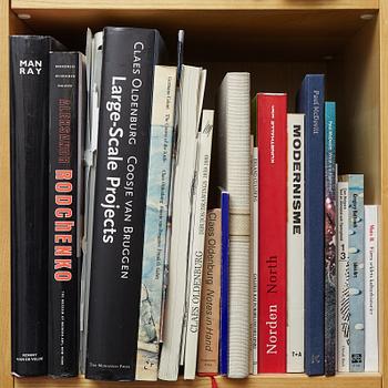 Björn Springfeldt's art library.