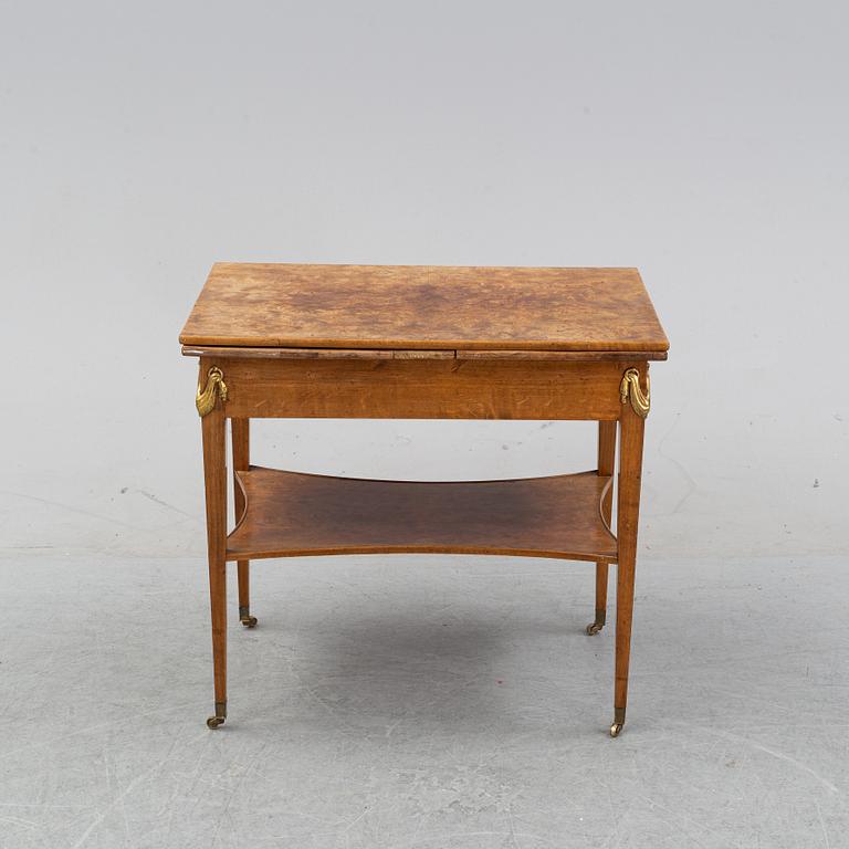 Sidobord med rotfaner, Sverige, 1900-talets första hälft.